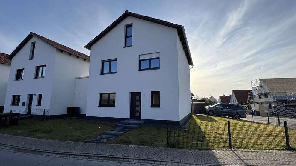 Haus zum Kaufen in Schwülper 549.500 € 165 m²