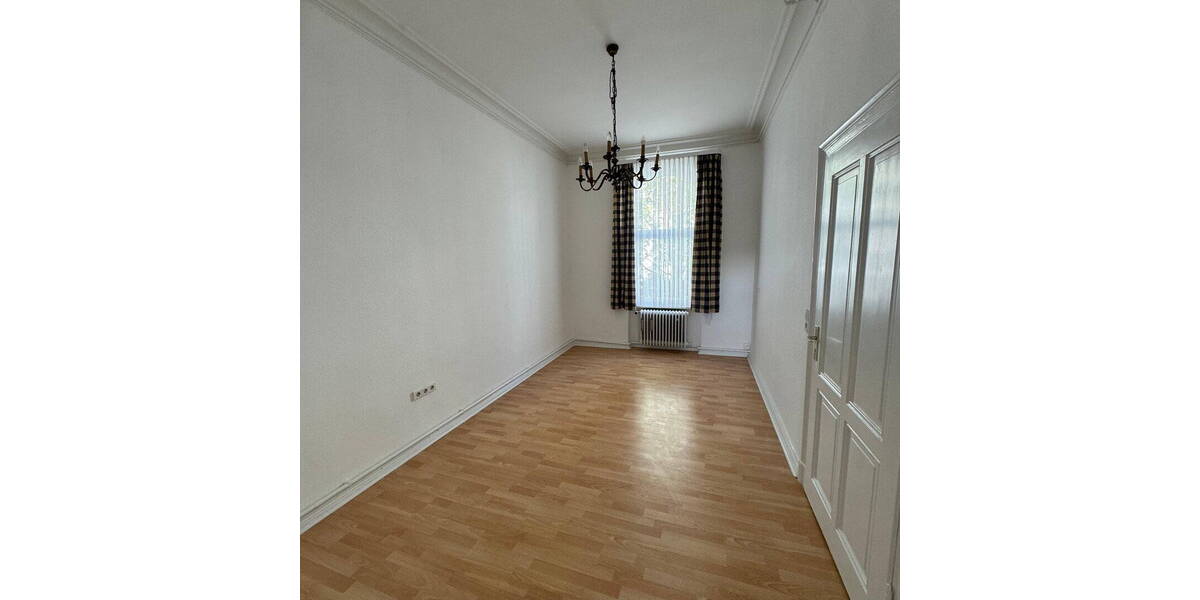 Etagenwohnung Helmstedt - 4 Zimmer, 120 m&sup2;, 850&euro; | Angebot:26684605