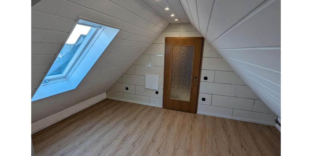 Dachgeschoßwohnung Gifhorn - 4 Zimmer, 93 m&sup2;, 725&euro; | Angebot:26705882