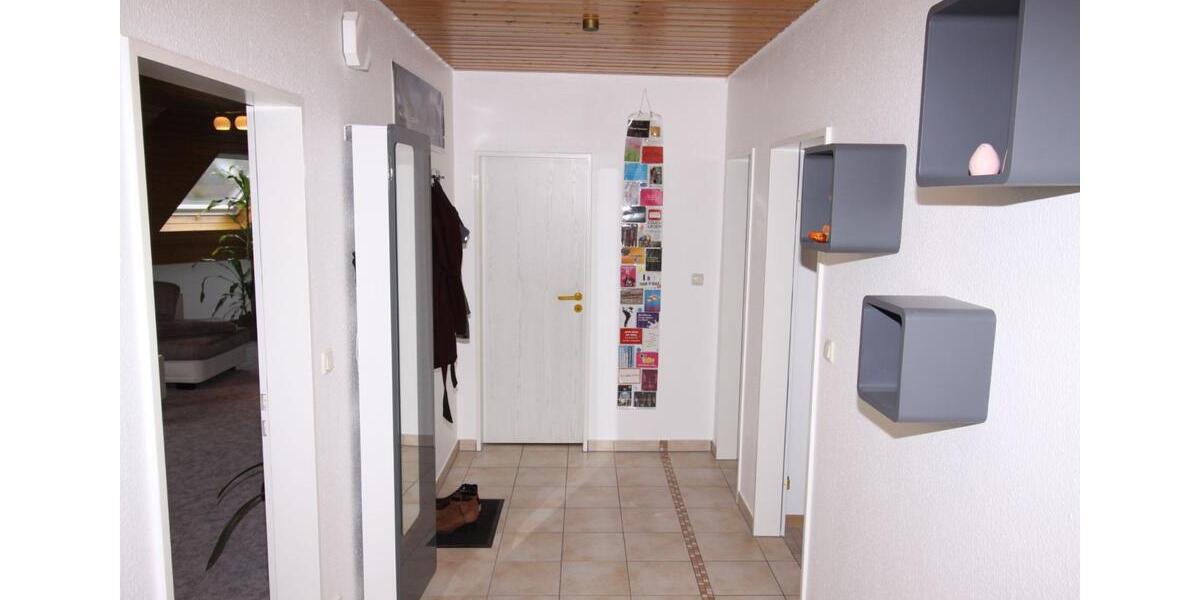 Dachgeschoßwohnung Gifhorn - 3 Zimmer, 83 m&sup2;, 700&euro; | Angebot:26338169