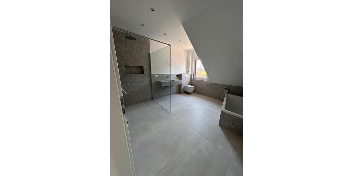 Doppelhaushälfte Jembke - 4 Zimmer, 135 m&sup2;, 1.750&euro; | Angebot:26040596