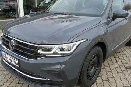 VW Tiguan 64.500 km 25.990 &euro; Wolfsburg 38448