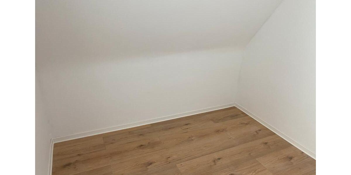 Dachgeschoßwohnung Wolfsburg Detmerode - 2.5 Zimmer, 60 m&sup2;, 600&euro; | Angebot:25646575