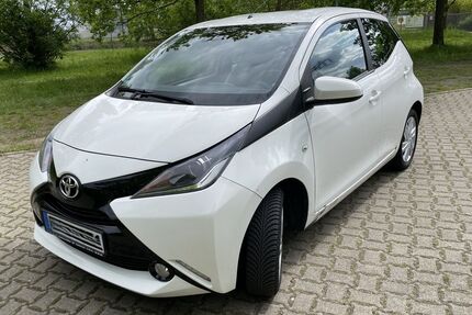 Toyota Aygo (X) 123.000 km 4.950 &euro; Braunschweig 38116
