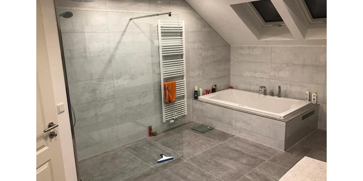 Einfamilienhaus Lehre - 6 Zimmer, 225 m&sup2;, 2.400&euro; | Angebot:25996872