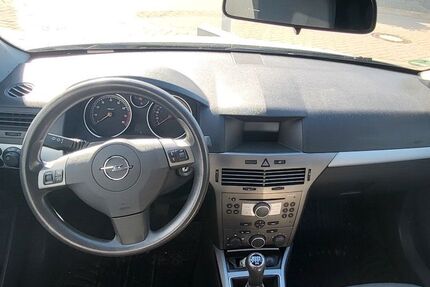 Opel Astra 134.000 km 2.350 &euro; Wolfsburg 38442