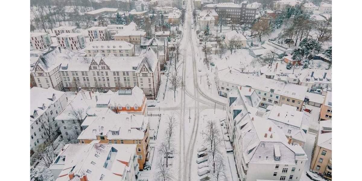 LUXURIÖS SANIERTE ALTBAUETAGE MIT BALKON IM INNEREN ÖSTLICHEN RING 5 zimmer