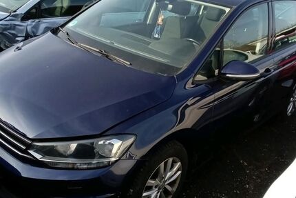 VW Touran 261.303 km 7.990 &euro; Braunschweig 38122