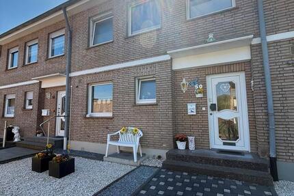 Charmantes Reihenhaus mit Garten, Garage & Balkon in Wesel
