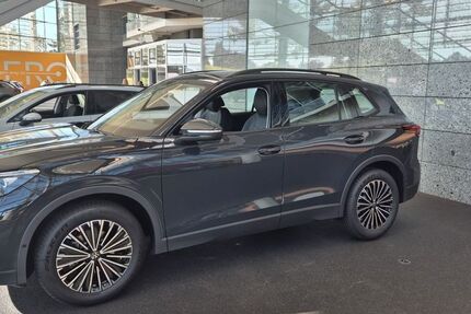 VW Tiguan 7.499 km 30.999 &euro; Sassenburg 38524