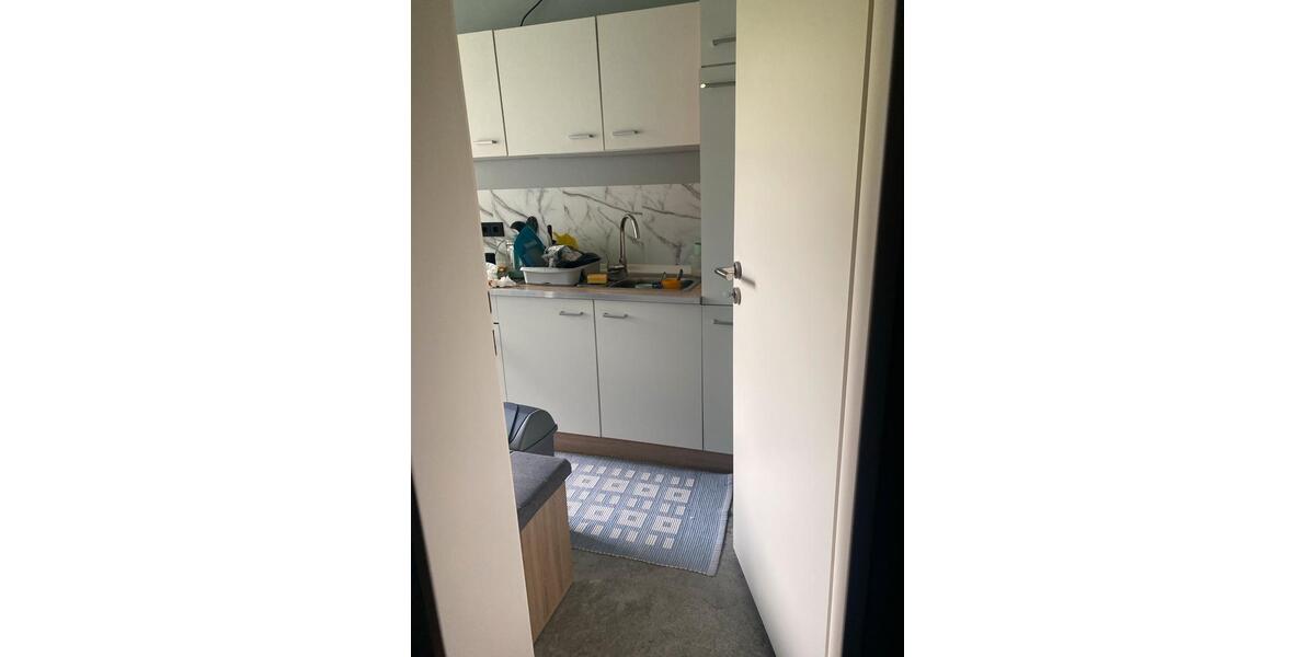 Sanierte 1,5 Zimmer Wohnung mit pkw stellplatz 1.5 zimmer