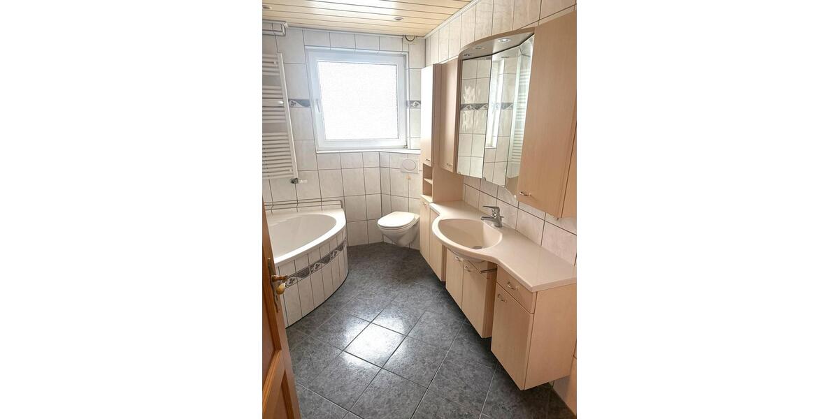 Erdgeschoßwohnung Helmstedt - 4 Zimmer, 110 m&sup2;, 800&euro; | Angebot:25331997