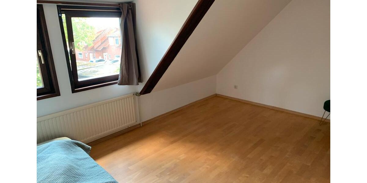 Dachgeschoßwohnung Lehre - 2 Zimmer, 82 m&sup2;, 750&euro; | Angebot:26402880