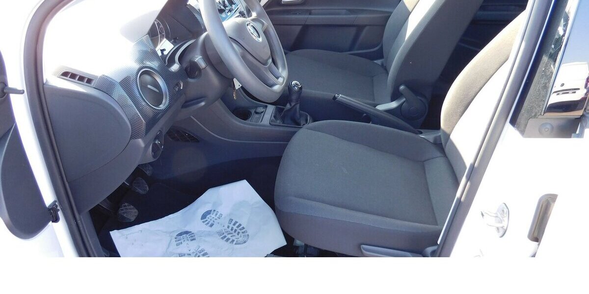 VW up! 1.0 Move MPI BMT 4Trg Klima Radio 5.500 km 12.690 &euro; Vordorf 38533