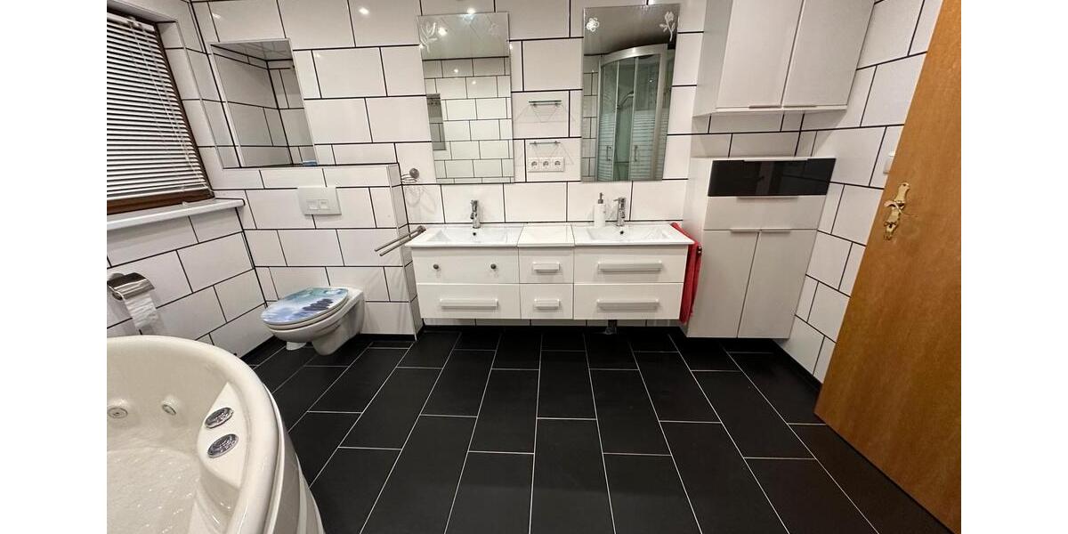 Dachgeschoßwohnung Sassenburg - 3 Zimmer, 85 m&sup2;, 850&euro; | Angebot:23835672