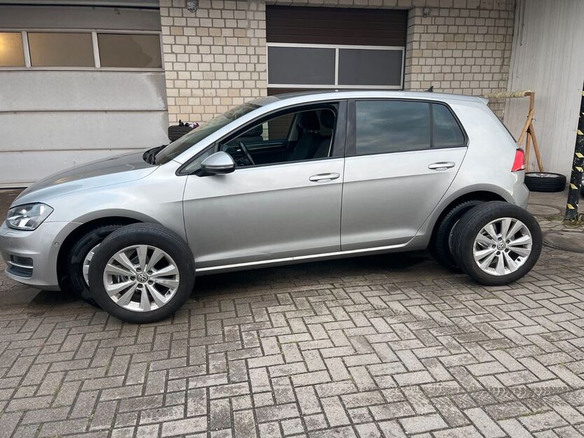 VW Golf 161.000 km 7.499 € Sickte 38173
