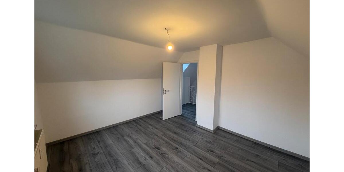 Doppelhaushälfte Braunschweig Wabe-Schunter-Beberbach - 3 Zimmer, 90 m&sup2;, 1.500&euro; | Angebot:26143030