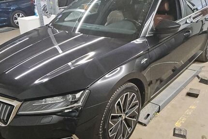Skoda Superb 104.964 km 22.990 &euro; Braunschweig 38122