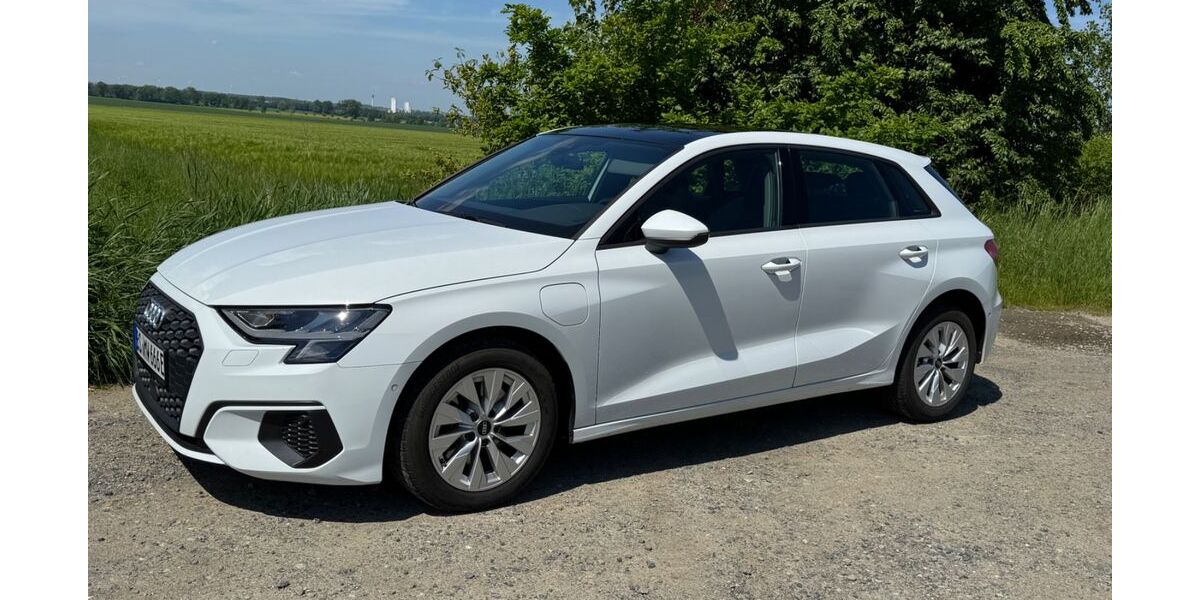 Audi A3 61.000 km 21.100 &euro; Braunschweig 38126