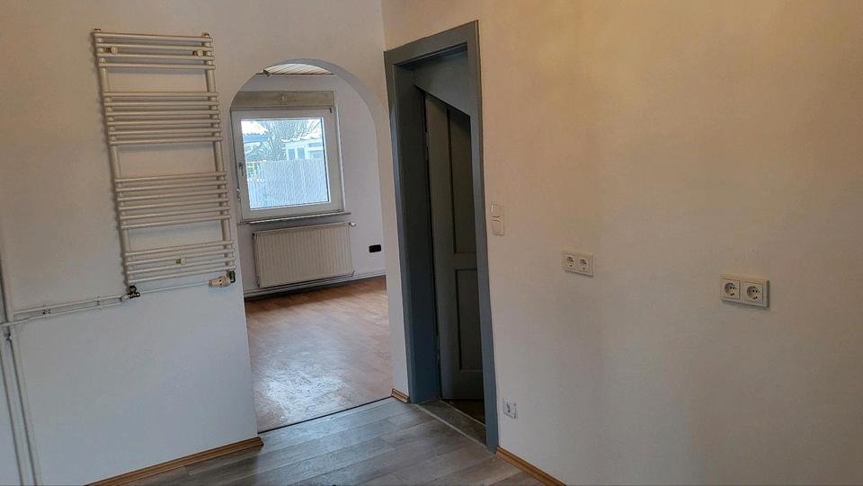 Einfamilienhaus Hillerse - 8 Zimmer, 220 m&sup2;, 1.500&euro; | Angebot:26225554